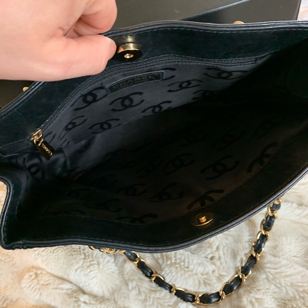 Chanel Vintage Petit Shopping Tote - Picture 7 of 8